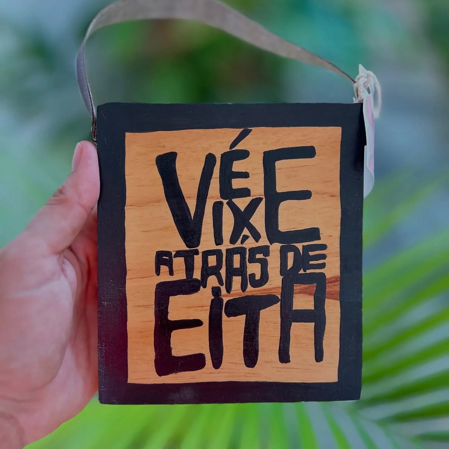 É Vixe Atrás de Eita - Tipografia